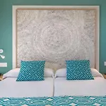 Готель Occidental Playa Торремолінос